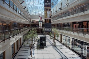 Centro Commerciale Dubai Realizzazione Pavimenti, Rosoni, Rivestimento pareti e Scale